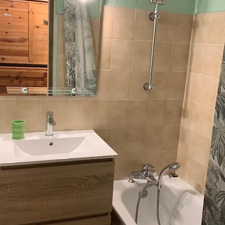 4 Pers, Balcon, Au Coeur Des Saisies, A 250m Des Pistes - Fr-1-293-165 Apartment